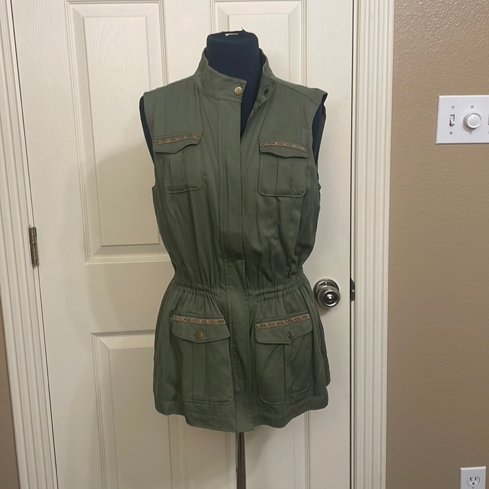 Like NEW! Nurture army green vest